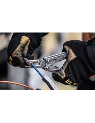 Leatherman 19 Usos CHARGE®+ TTI con...